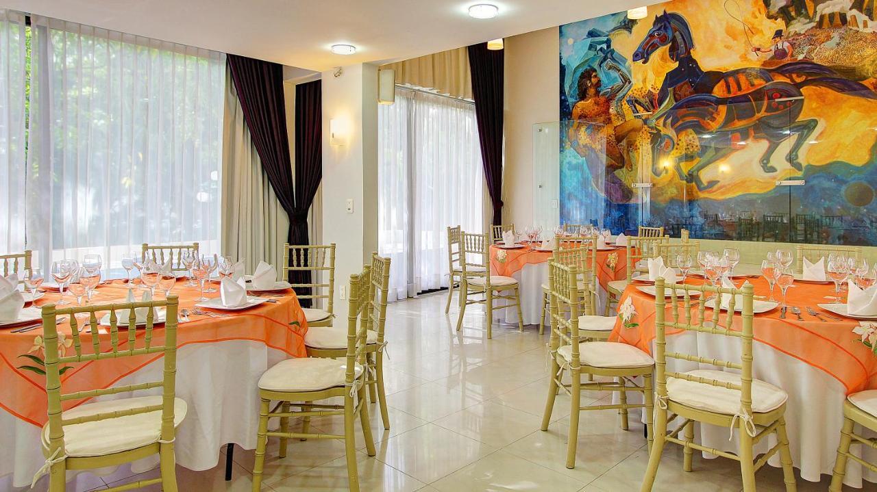 Fiesta Inn Villahermosa Cencali Exterior photo